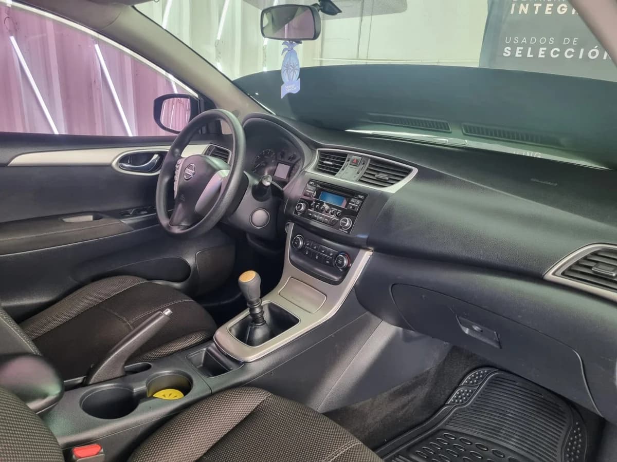 NISSAN SENTRA 1.8 MT - Imagen 12
