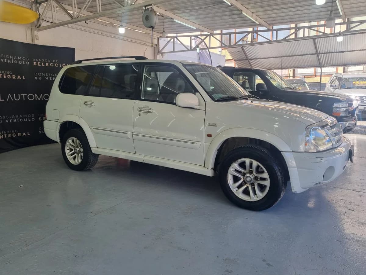 SUZUKI GRAND NOMADE XL7 4X4 AT - Imagen 11