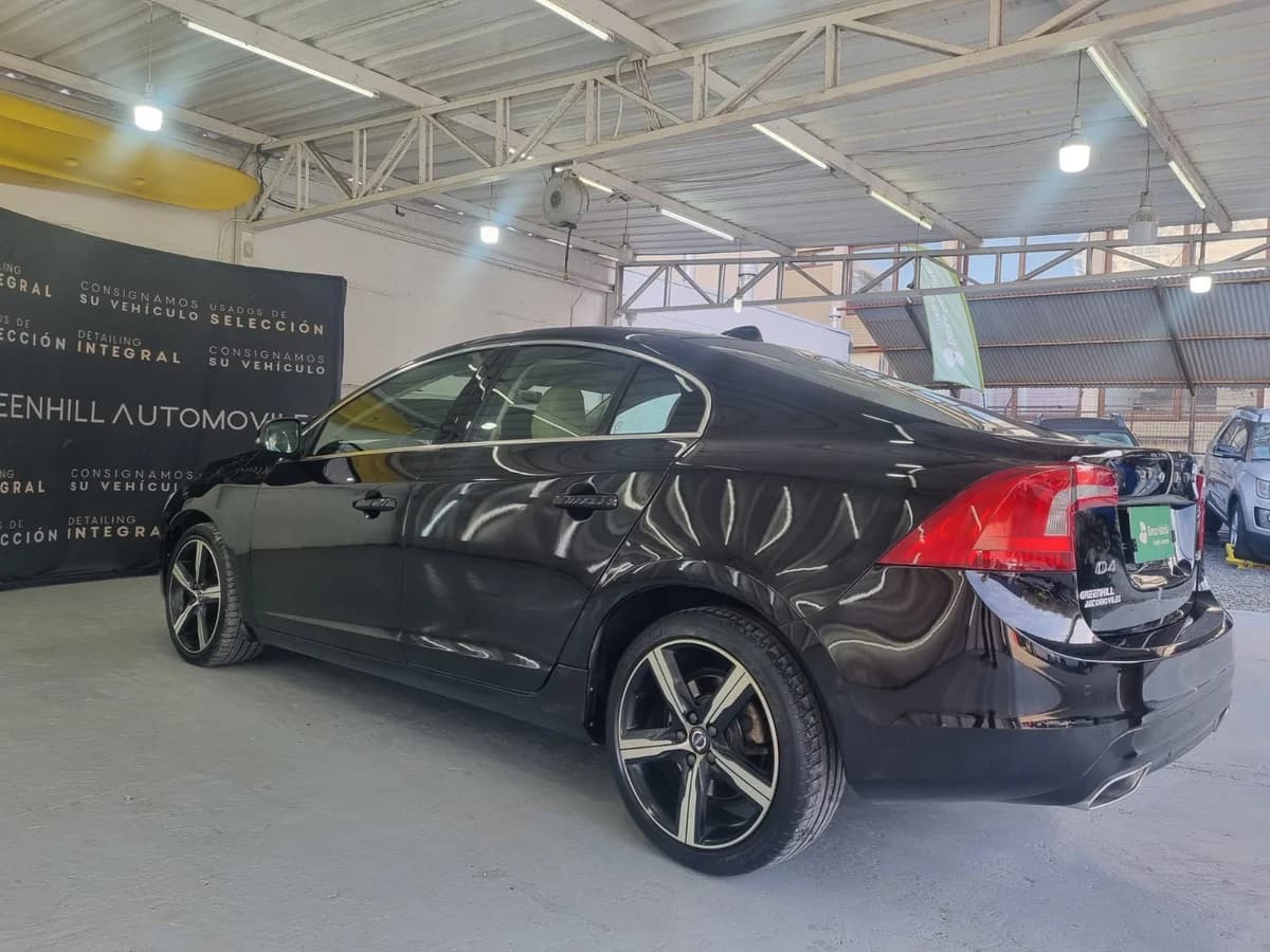 VOLVO S60 COMFORT 2.0 DIESEL 4X4 AT - Imagen 5