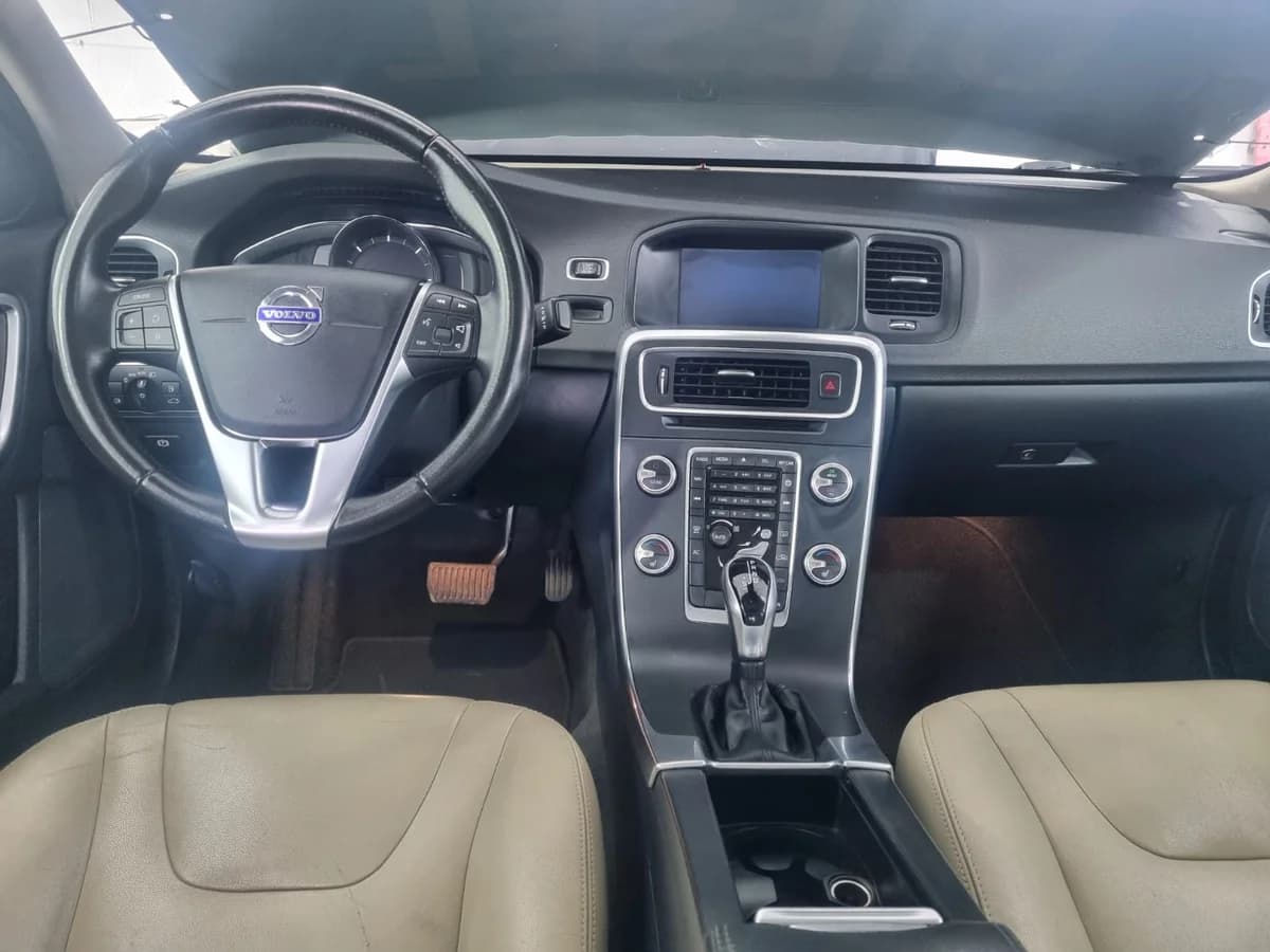 VOLVO S60 COMFORT 2.0 DIESEL 4X4 AT - Imagen 12