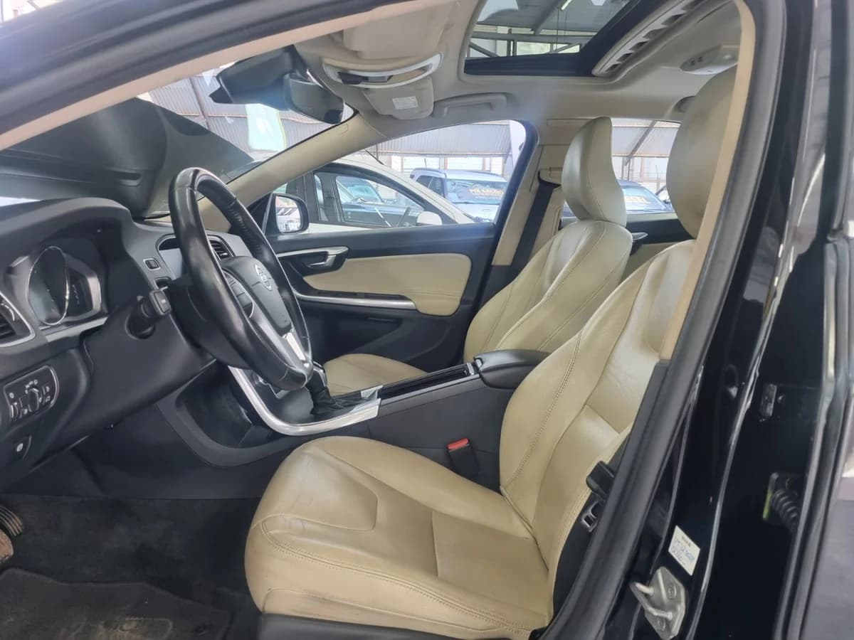 VOLVO S60 COMFORT 2.0 DIESEL 4X4 AT - Imagen 16