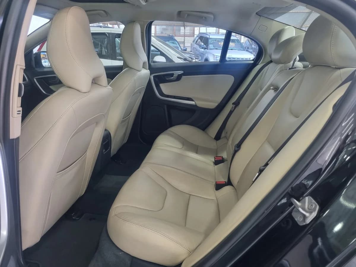VOLVO S60 COMFORT 2.0 DIESEL 4X4 AT - Imagen 19