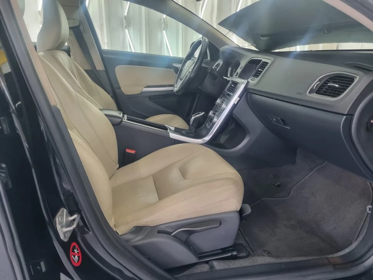 VOLVO S60 COMFORT 2.0 DIESEL 4X4 AT - Imagen 23