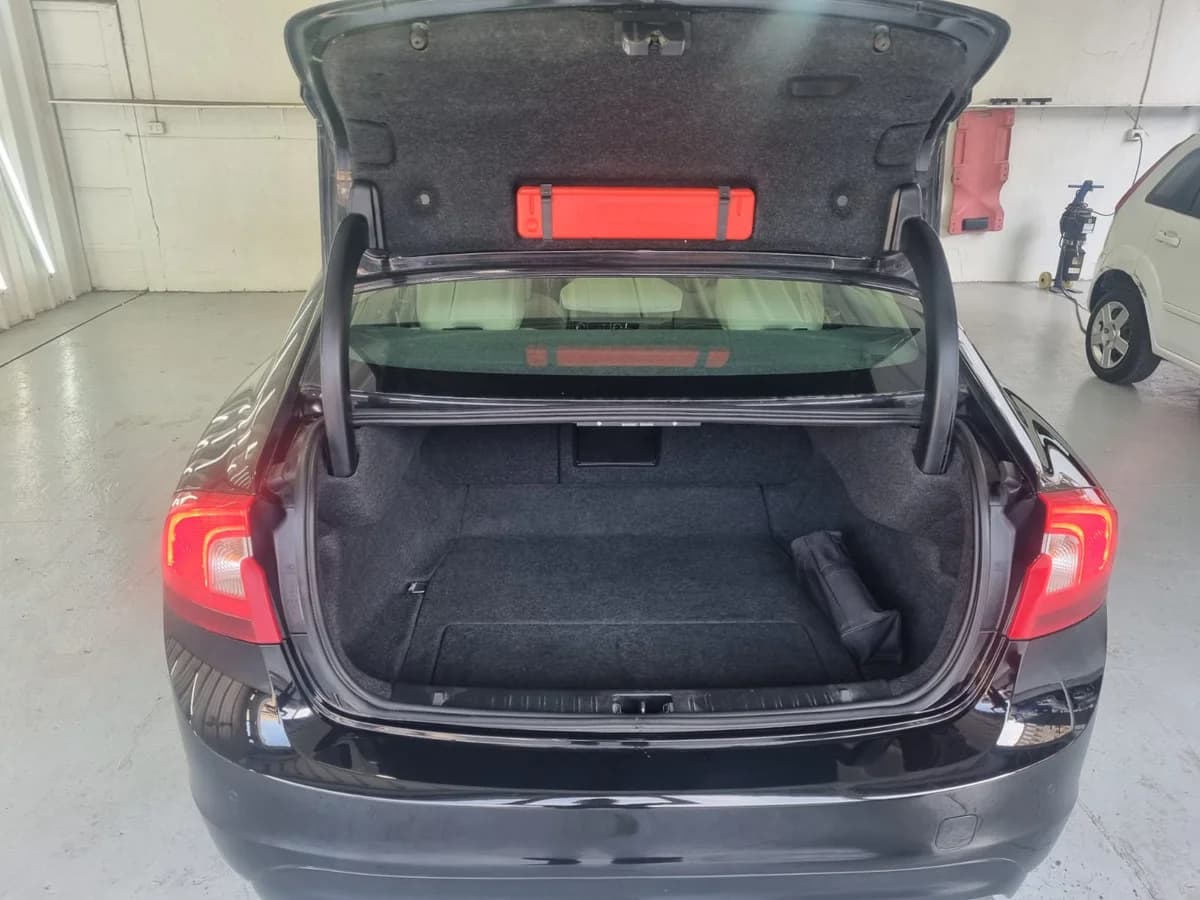 VOLVO S60 COMFORT 2.0 DIESEL 4X4 AT - Imagen 24