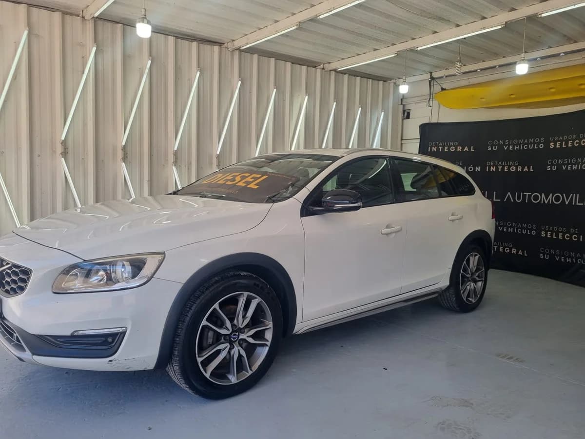 VOLVO V60 D4 2.4 LTD AWD AUT - Imagen 4