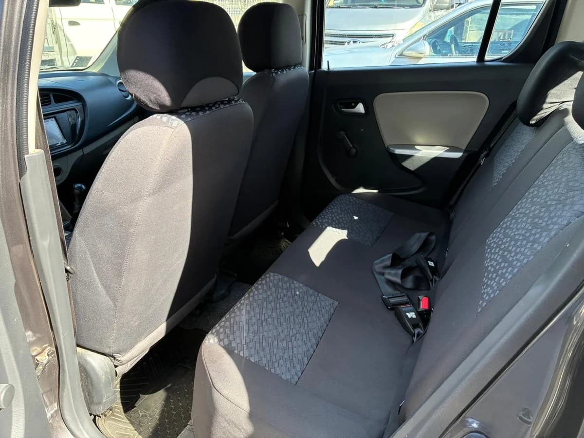 Suzuki Alto K10 GLX 1.0 A/C - Imagen 11