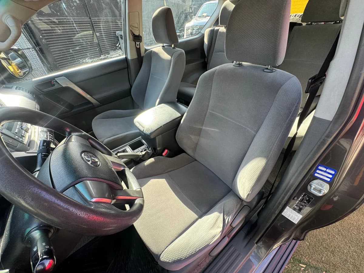 TOYOTA LAND CRUISER PRADO TX 2010 - Imagen 13