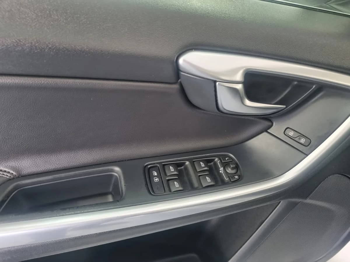 VOLVO S60 D4 2.0 4X2 AT - Imagen 17