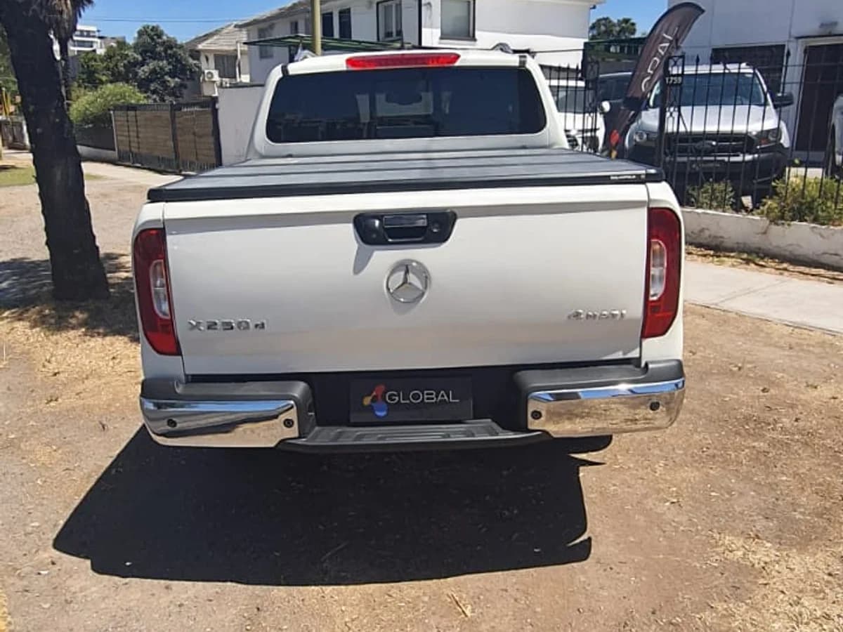 MERCEDES BENZ X250d DIESEL 4X4 AUTOMATICA EXCELENTE CARPLAY - Imagen 11