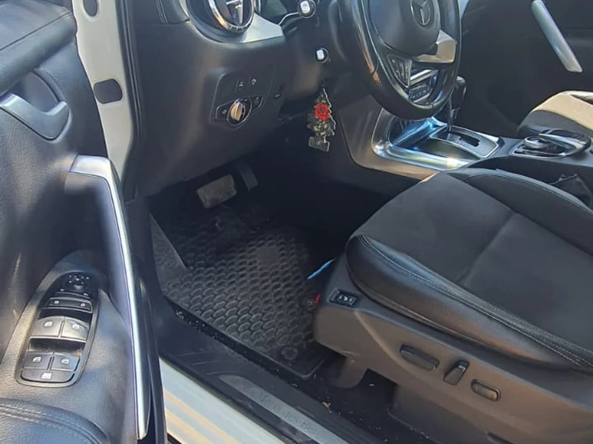 MERCEDES BENZ X250d DIESEL 4X4 AUTOMATICA EXCELENTE CARPLAY - Imagen 14