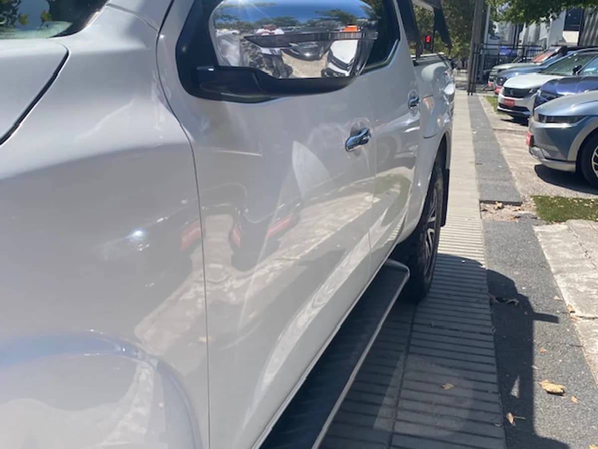 NISSAN NP300 4x4 2.3 AUT 2019 - Imagen 9