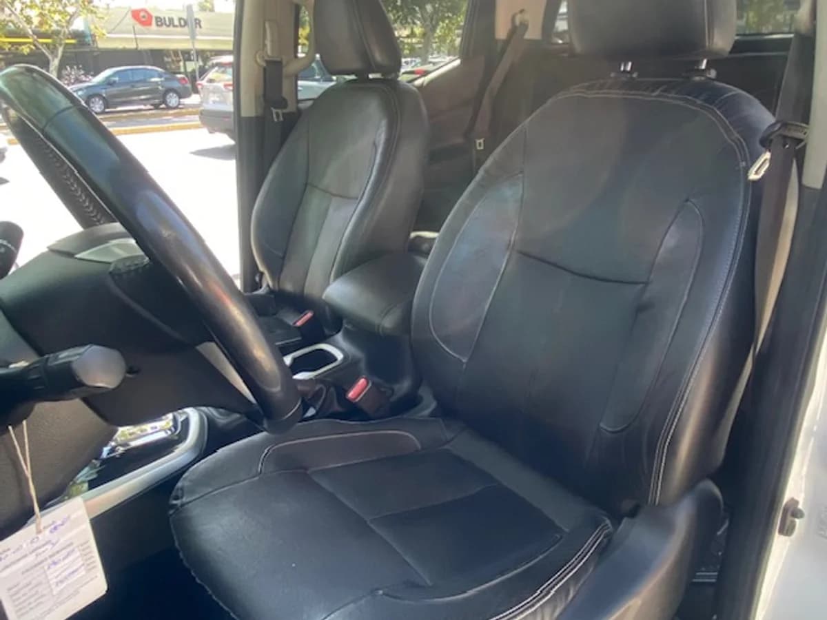 NISSAN NP300 4x4 2.3 AUT 2019 - Imagen 11