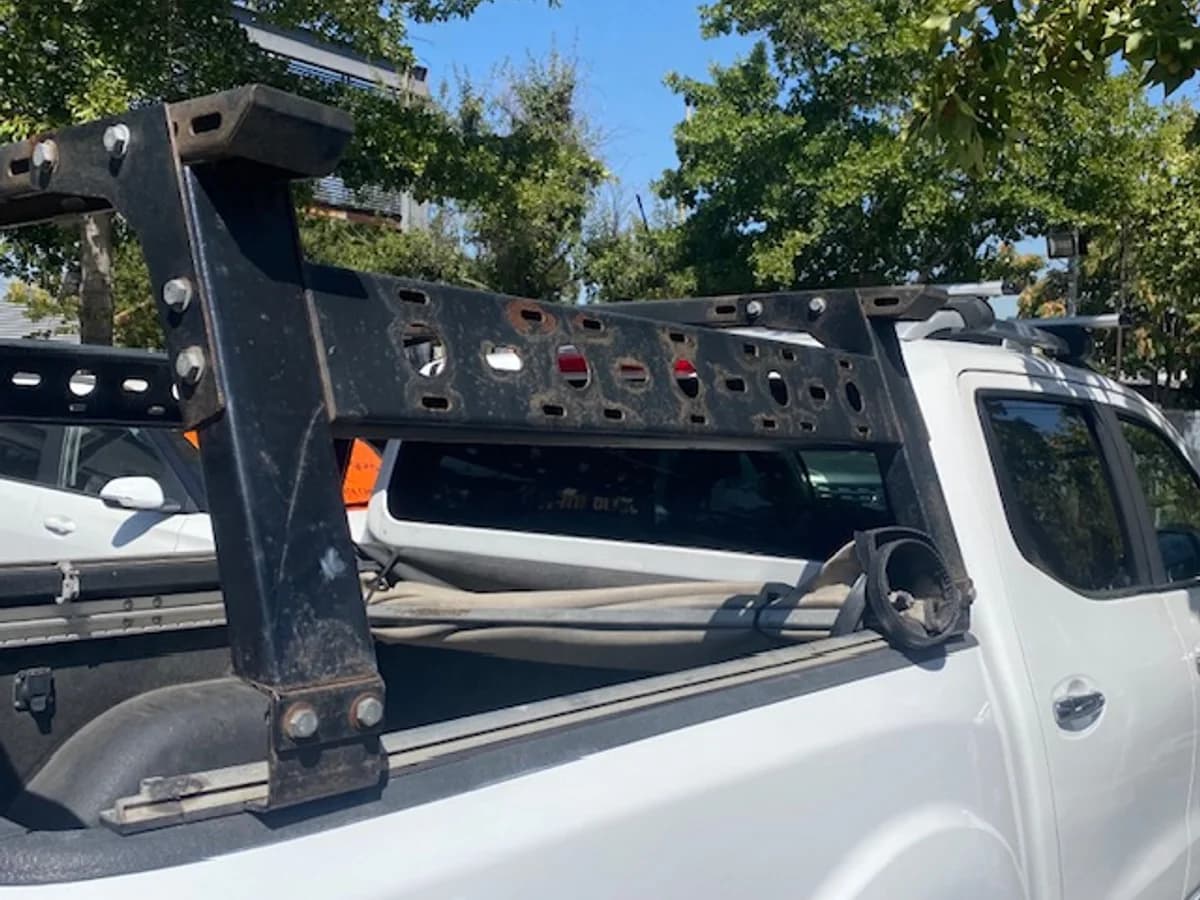NISSAN NP300 4x4 2.3 AUT 2019 - Imagen 16