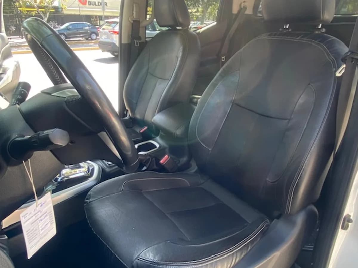 NISSAN NP300 4x4 2.3 AUT 2019 - Imagen 26