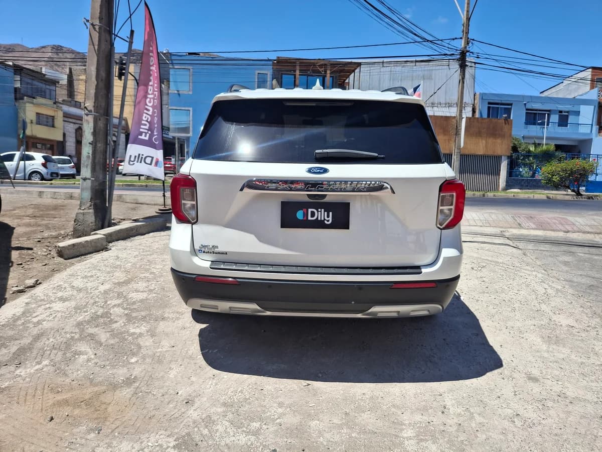 2023 Ford Explorer XLT 4x2 2.3 ecoboost - Imagen 6