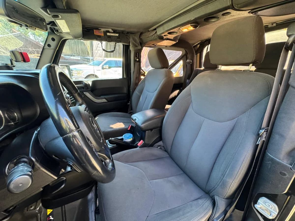JEEP WRANGLER SPORT 3.6 2016 - Imagen 12