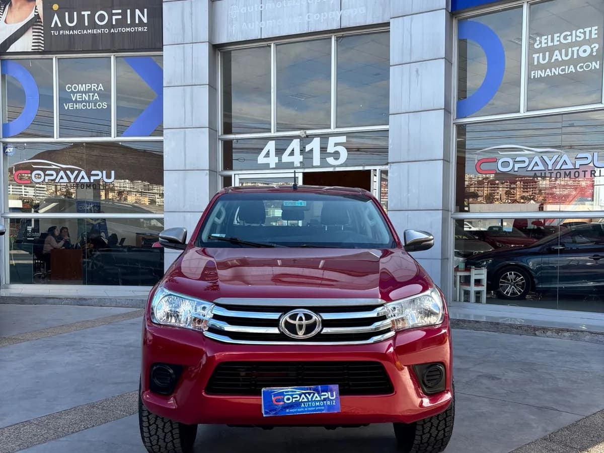 TOYOTA HILUX SR 4X4 2.4