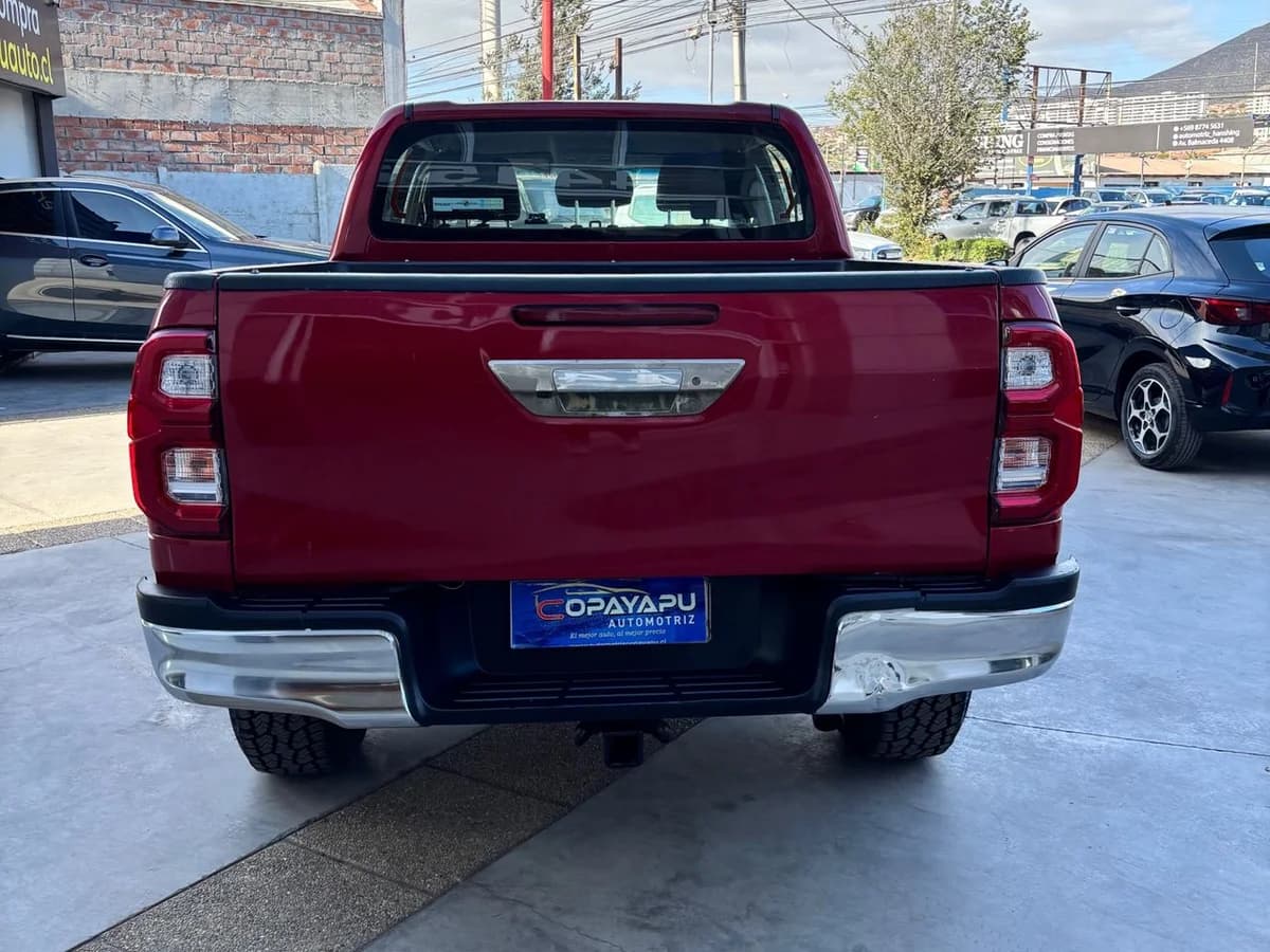 TOYOTA HILUX SR 4X4 2.4 - Imagen 5