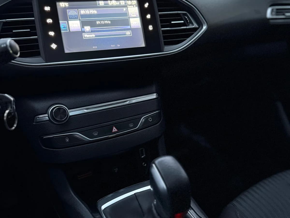 Peugeot 308 Attomatico 2016 - Imagen 17
