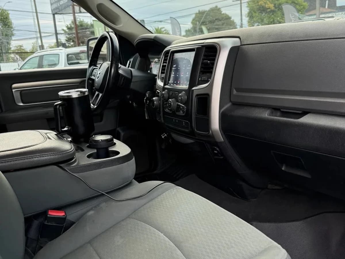 Dodge RAM 1500 SLT 2018 - Imagen 17