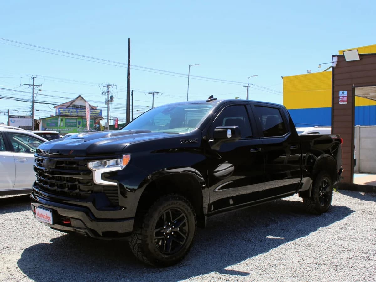 CHEVROLET SILVERADO TRAIL BOSS Z71 2024 - Imagen 1