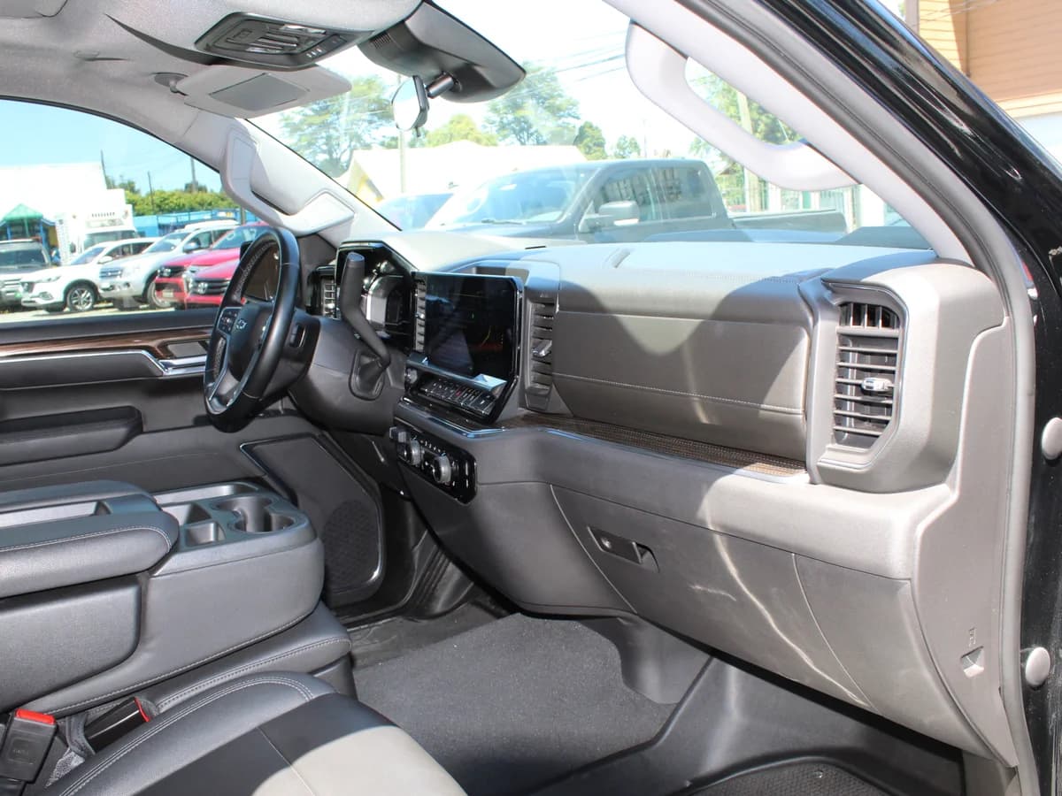 CHEVROLET SILVERADO TRAIL BOSS Z71 2024 - Imagen 5