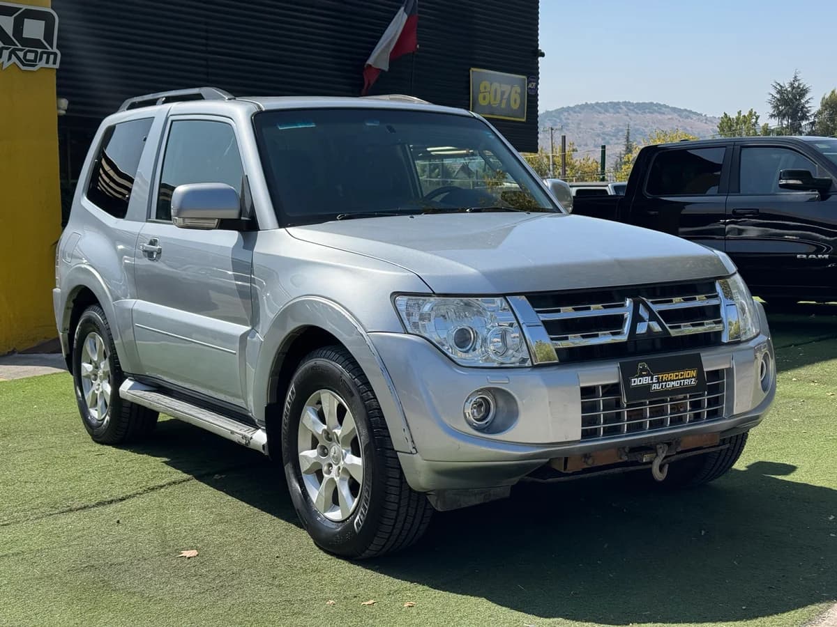 MITSUBISHI MONTERO 2014