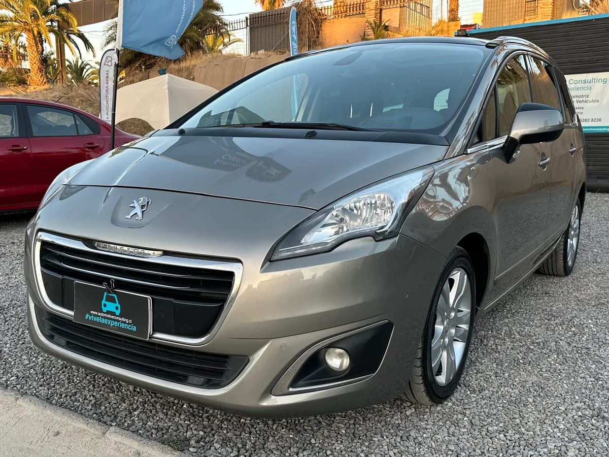 PEUGEOT 5008 ALLURE BLUE HDI 1.6 AUT DIESEL 2017 - Imagen 2