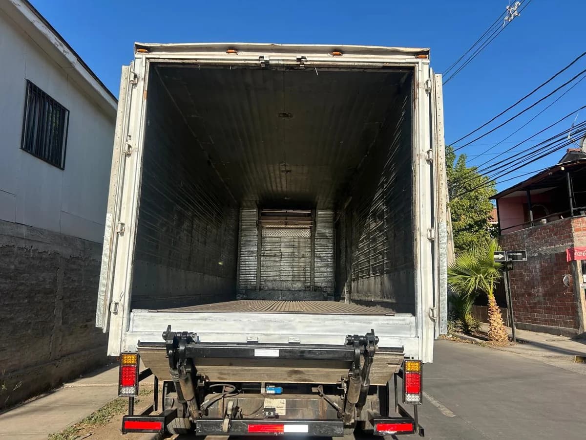 CAMION FREIGTHLINER M2 106 - Imagen 7