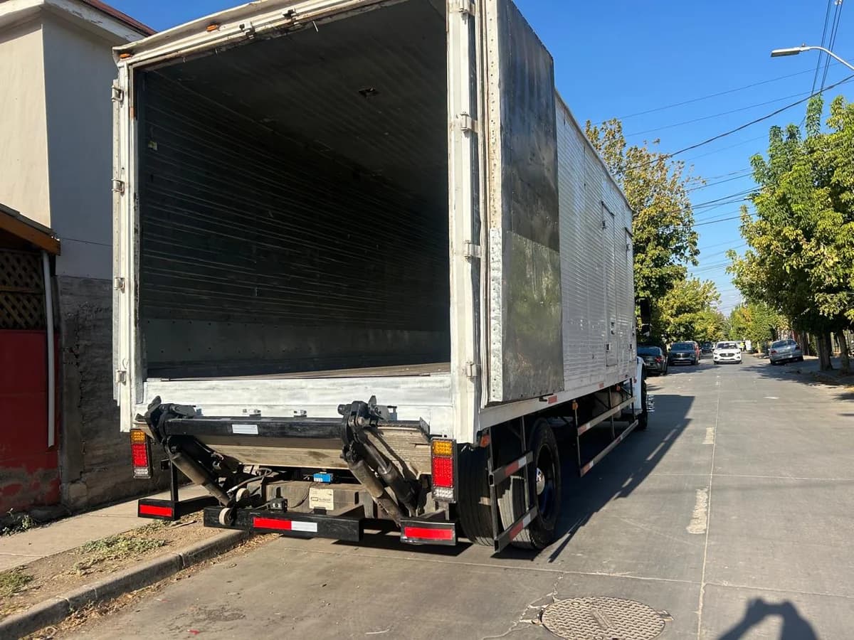 CAMION FREIGTHLINER M2 106 - Imagen 9