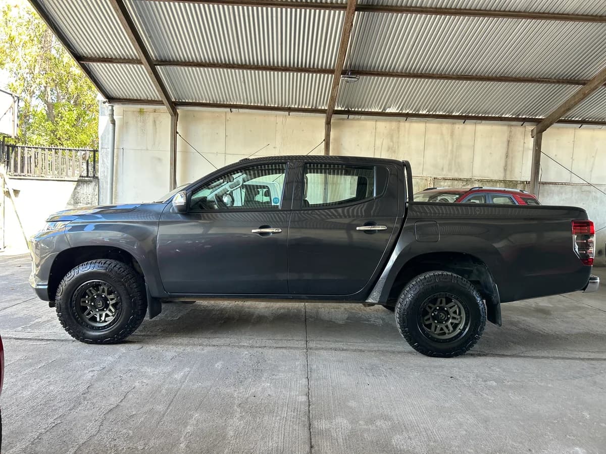 VENDIDA / KATANA 4X4 CON 86.000KM - Imagen 2