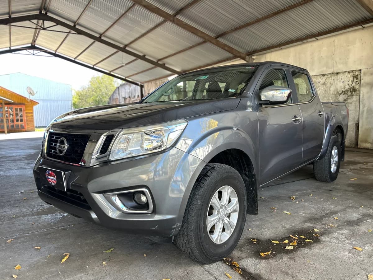 NP300 4X2 - Imagen 2