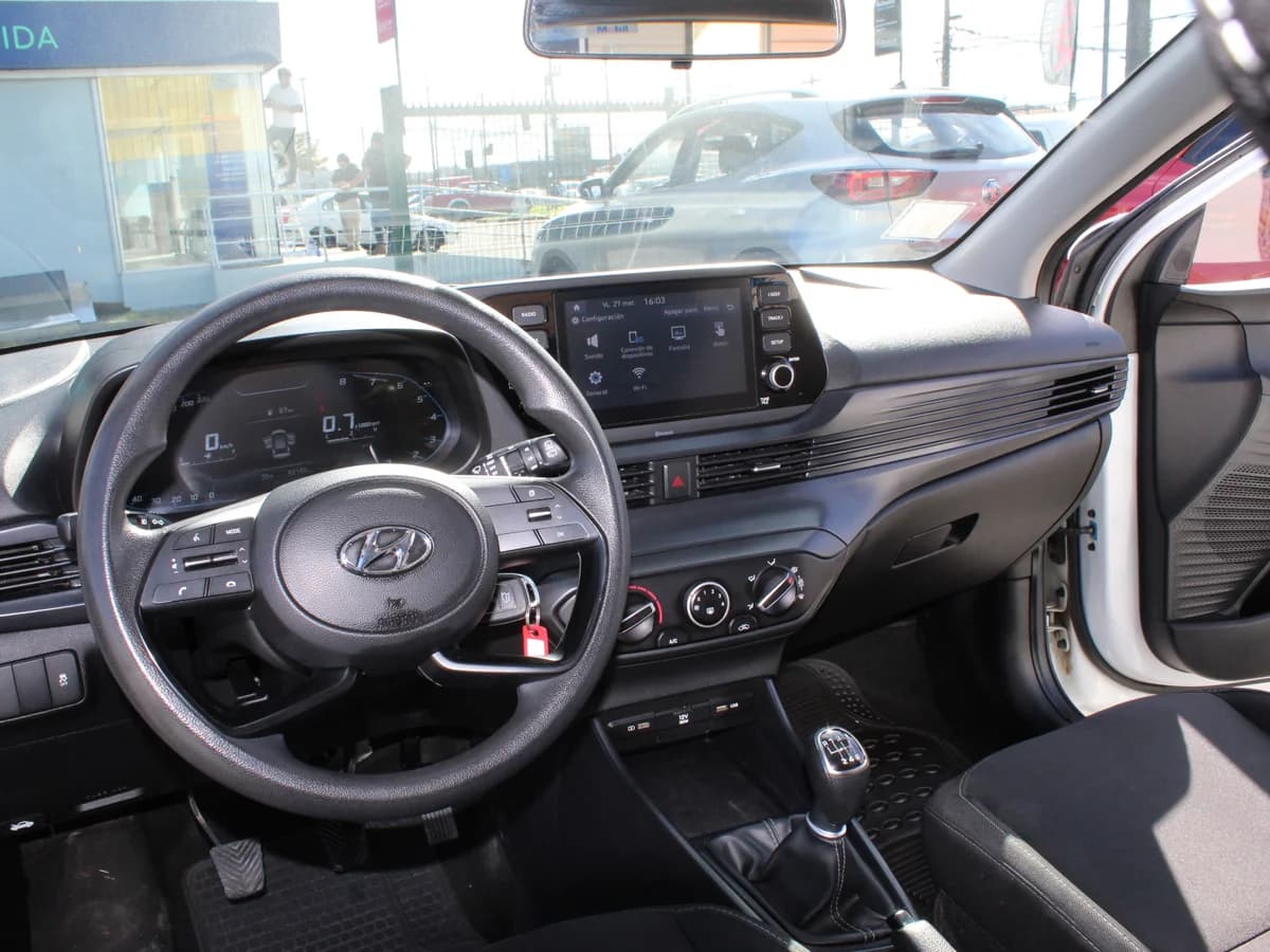 HYUNDAI I20 2022 - Imagen 9