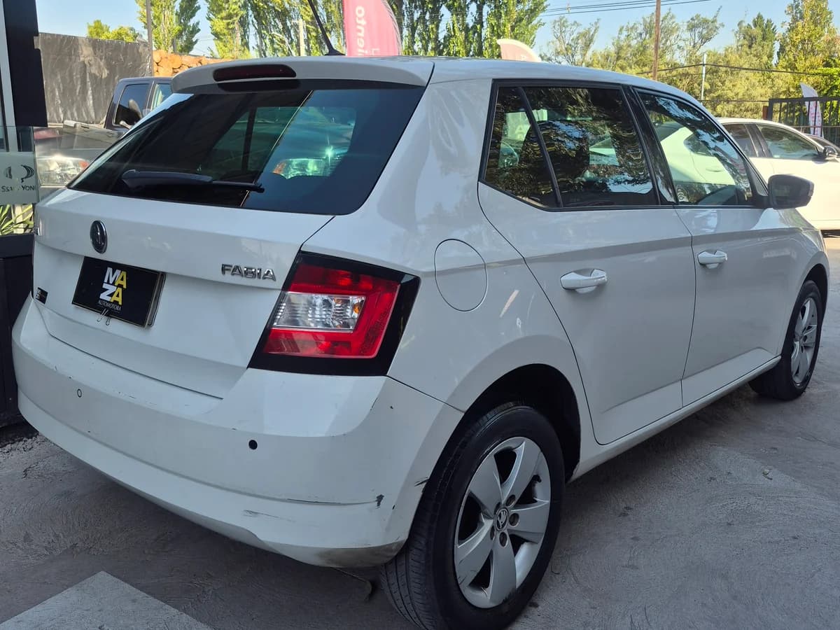 Skoda Fabia Active - Imagen 16