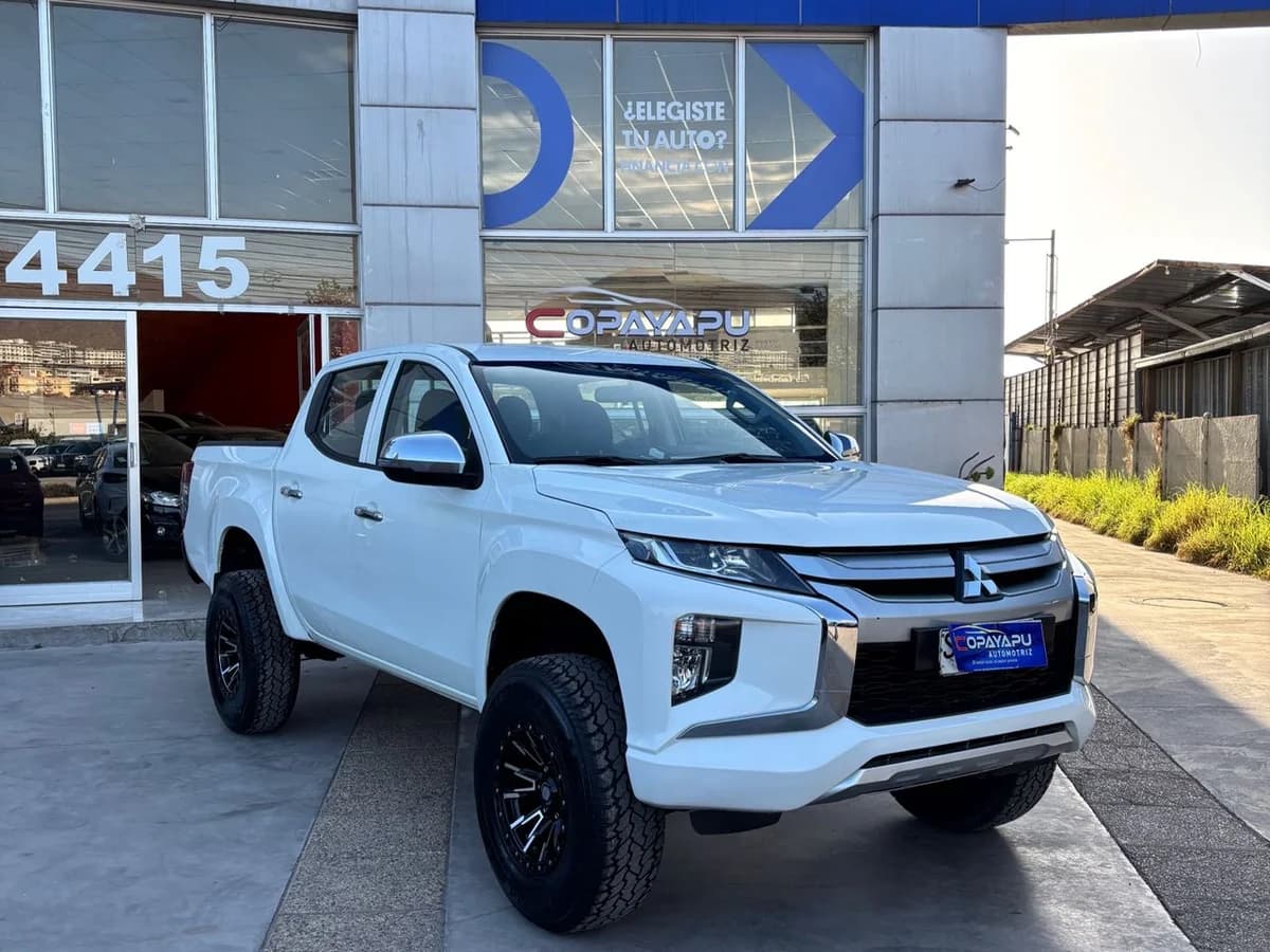 MITSUBISH L200 KATANA 4X4 - Imagen 3