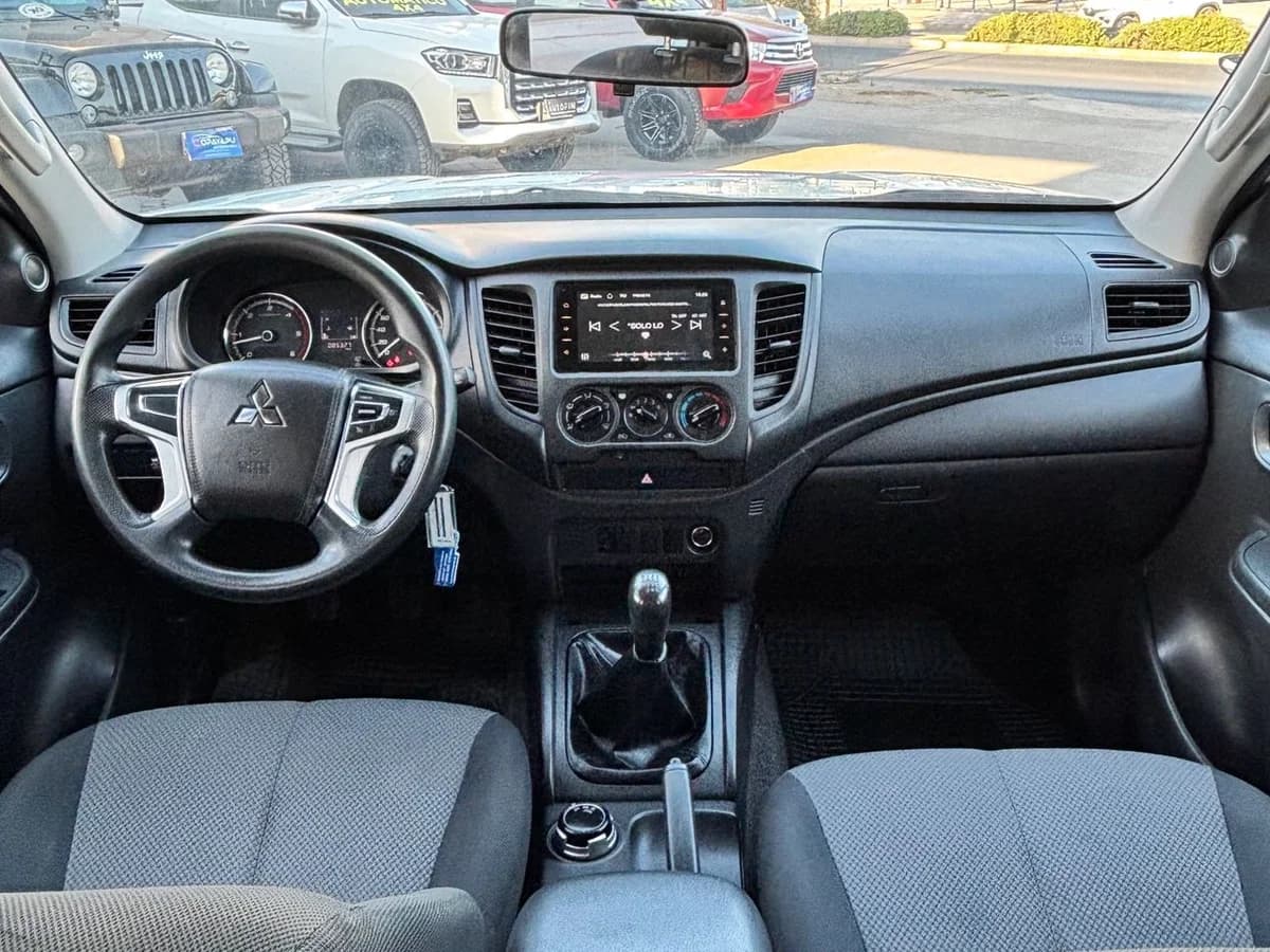 MITSUBISH L200 KATANA 4X4 - Imagen 5