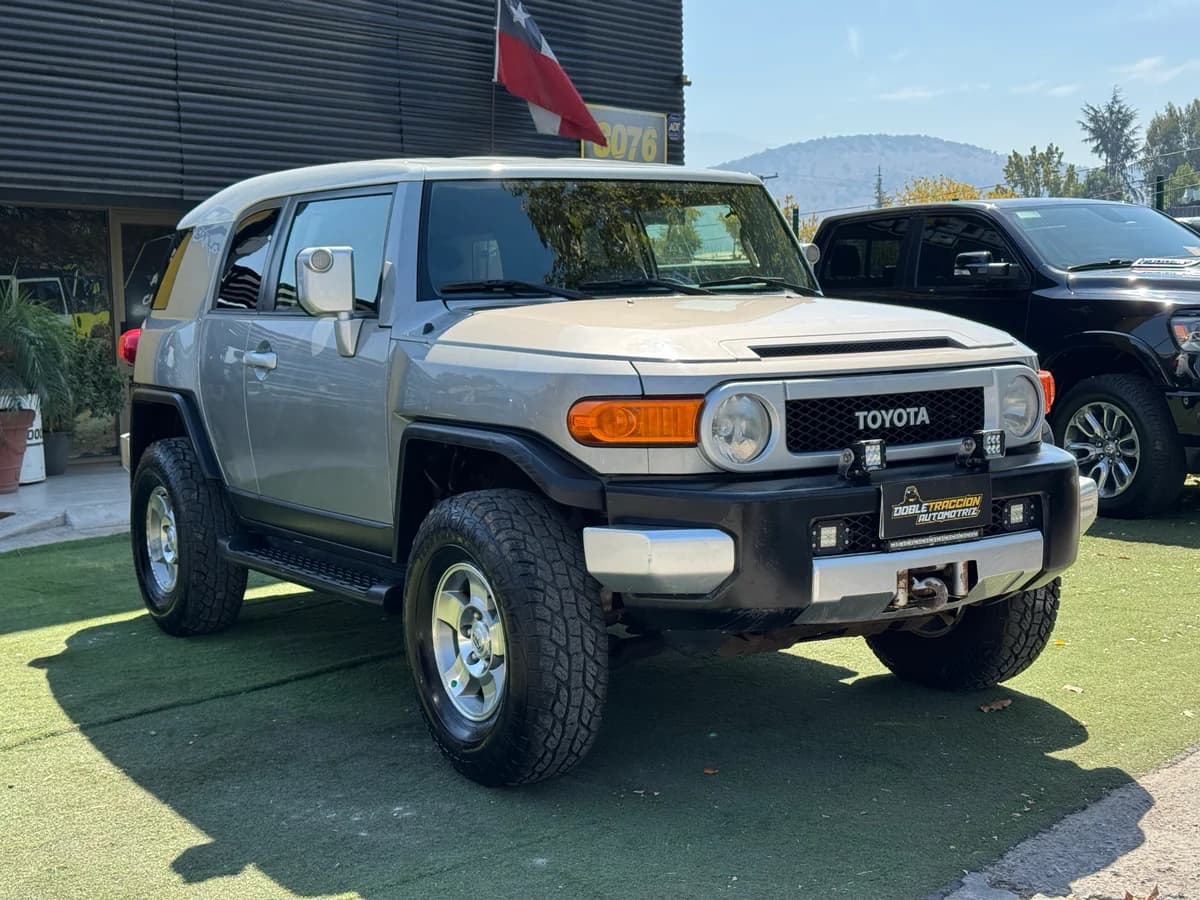 TOYOTA FJ CRUISER LIMITED 2011