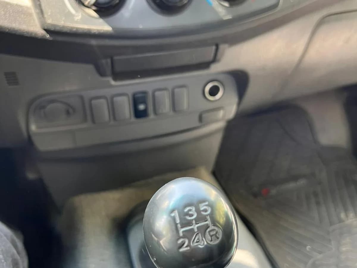 TOYOTA HILUX 2.5L DIESEL SR DC 4X2 (PERDIDA ASIMILADA) - Imagen 7