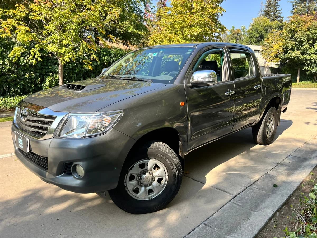 TOYOTA HILUX 2.5L DIESEL SR DC 4X2 - Imagen 2