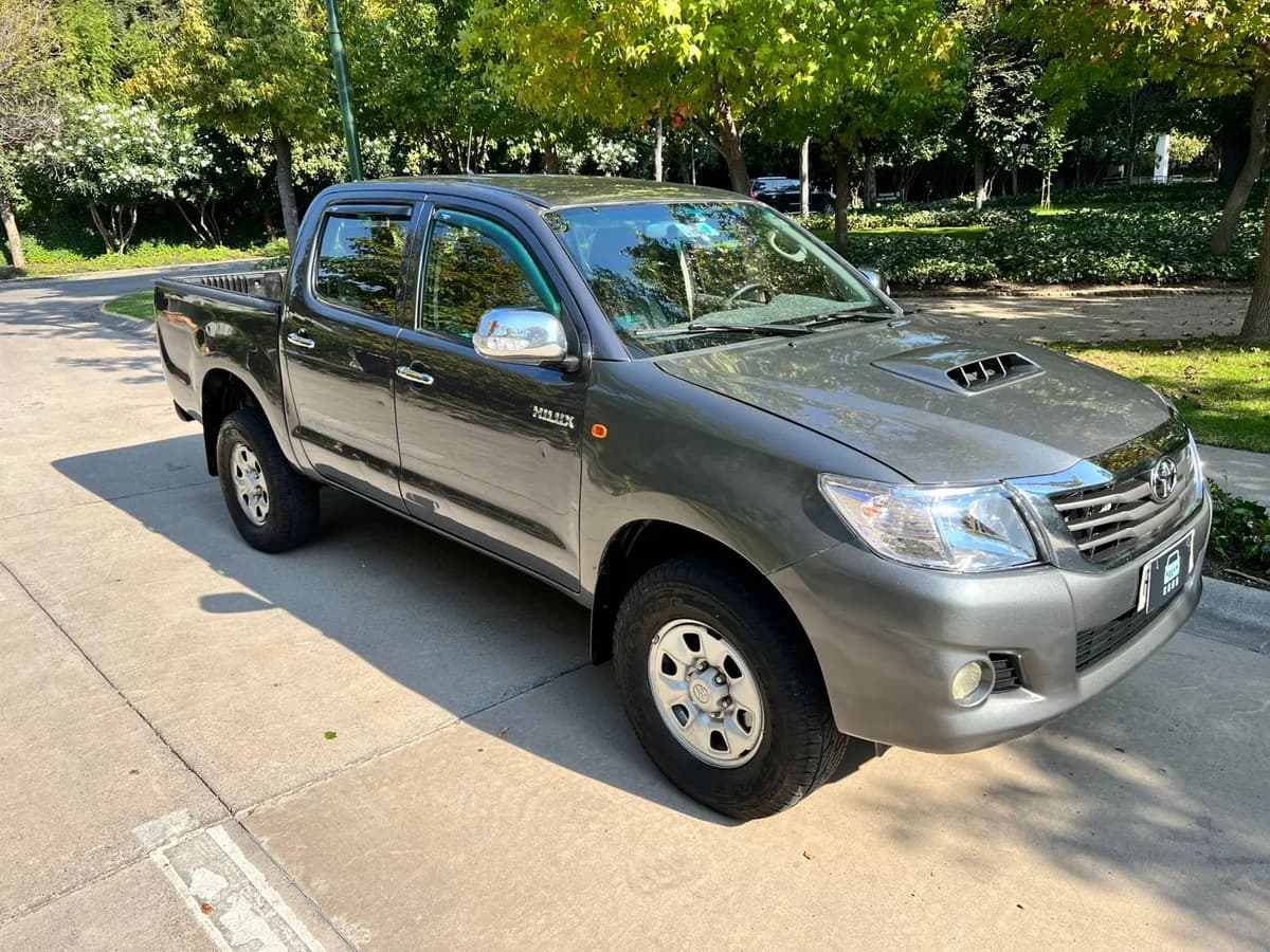 TOYOTA HILUX 2.5L DIESEL SR DC 4X2 - Imagen 5