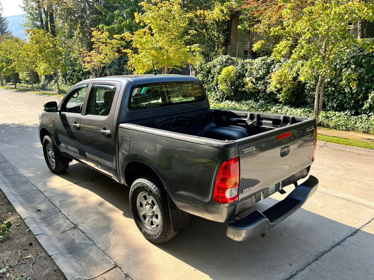 TOYOTA HILUX 2.5L DIESEL SR DC 4X2 (PERDIDA ASIMILADA) - Imagen 18