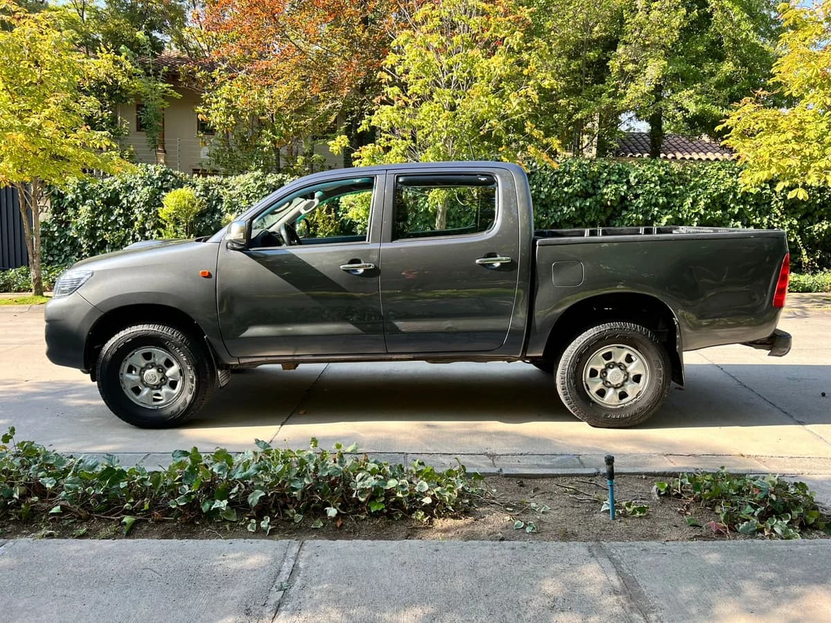 TOYOTA HILUX 2.5L DIESEL SR DC 4X2 (PERDIDA ASIMILADA) - Imagen 19