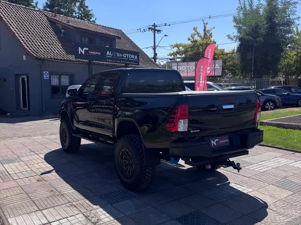 TOYOTA HILUX SR 2.8 - Imagen 4