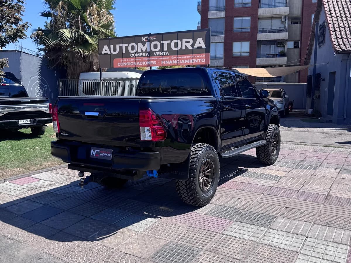 TOYOTA HILUX SR 2.8 - Imagen 5