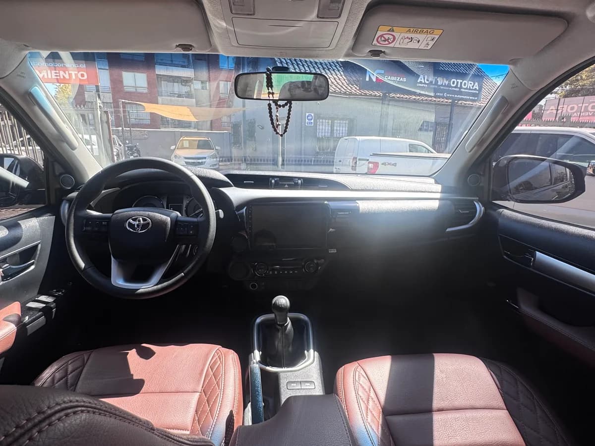 TOYOTA HILUX SR 2.7 - Imagen 12