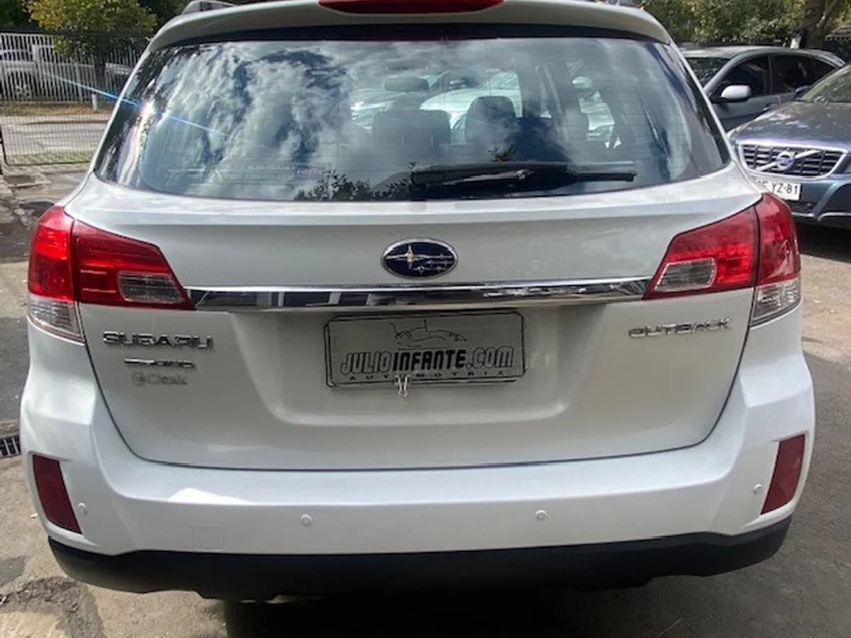 SUBARU OUTBACK 2.5 AWD 2010 - Imagen 6