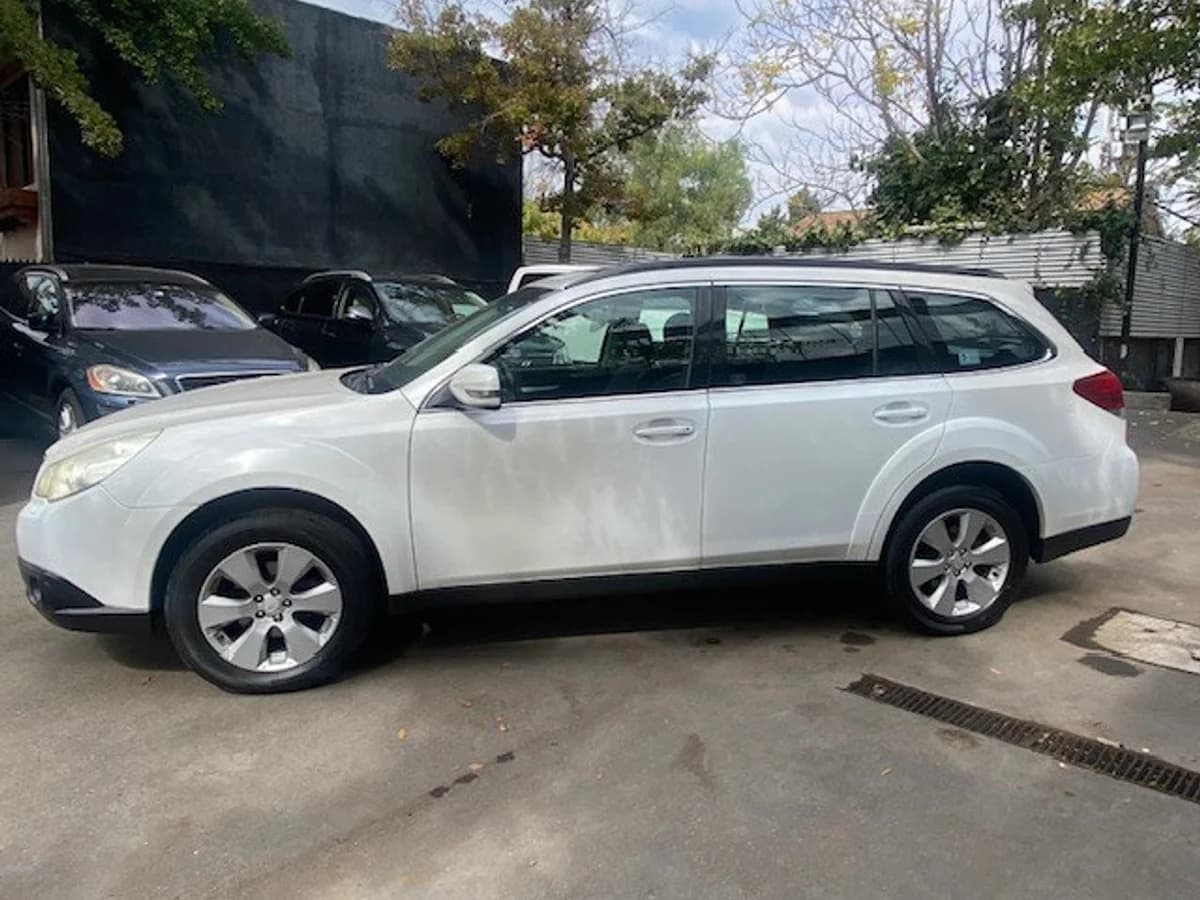 SUBARU OUTBACK 2.5 AWD 2010 - Imagen 8