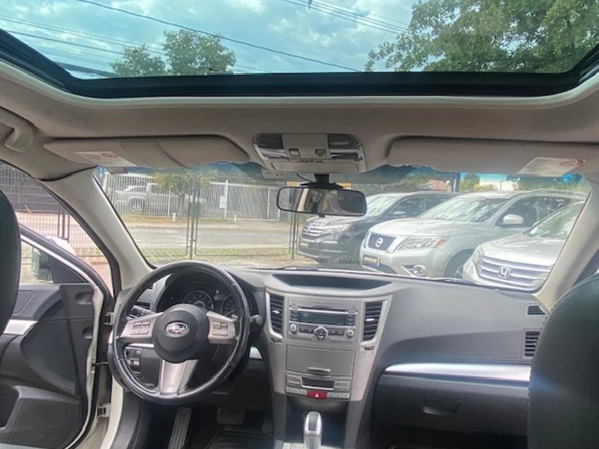 SUBARU OUTBACK 2.5 AWD 2010 - Imagen 15