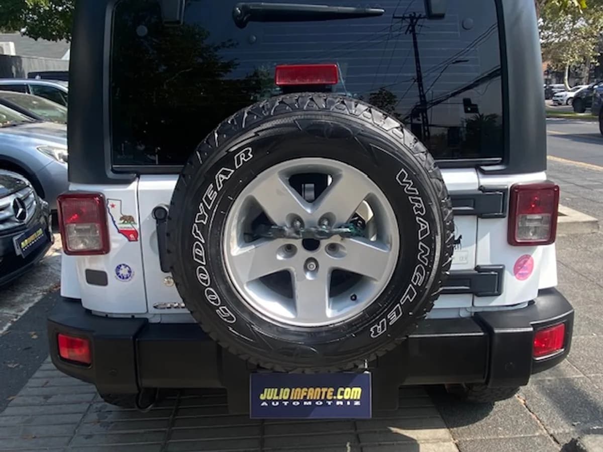 JEEP WRANGLER UNLTD Sahara 4x4 2.8 2015 - Imagen 4