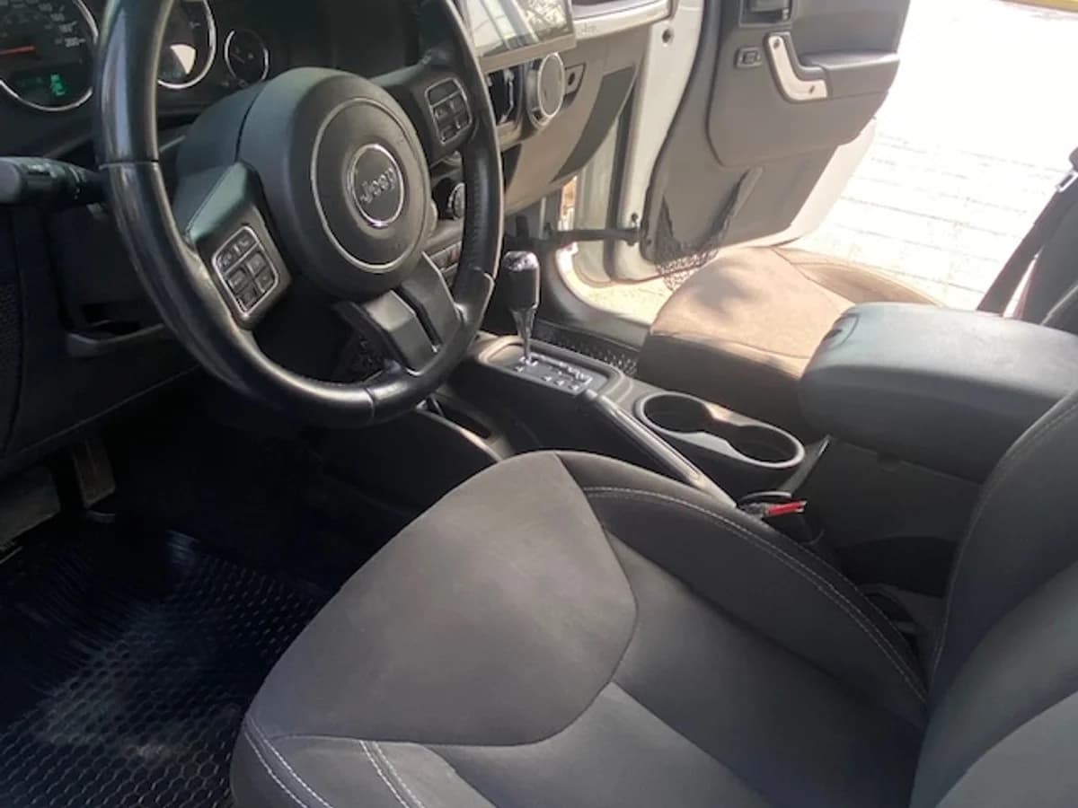 JEEP WRANGLER UNLTD Sahara 4x4 2.8 2015 - Imagen 19